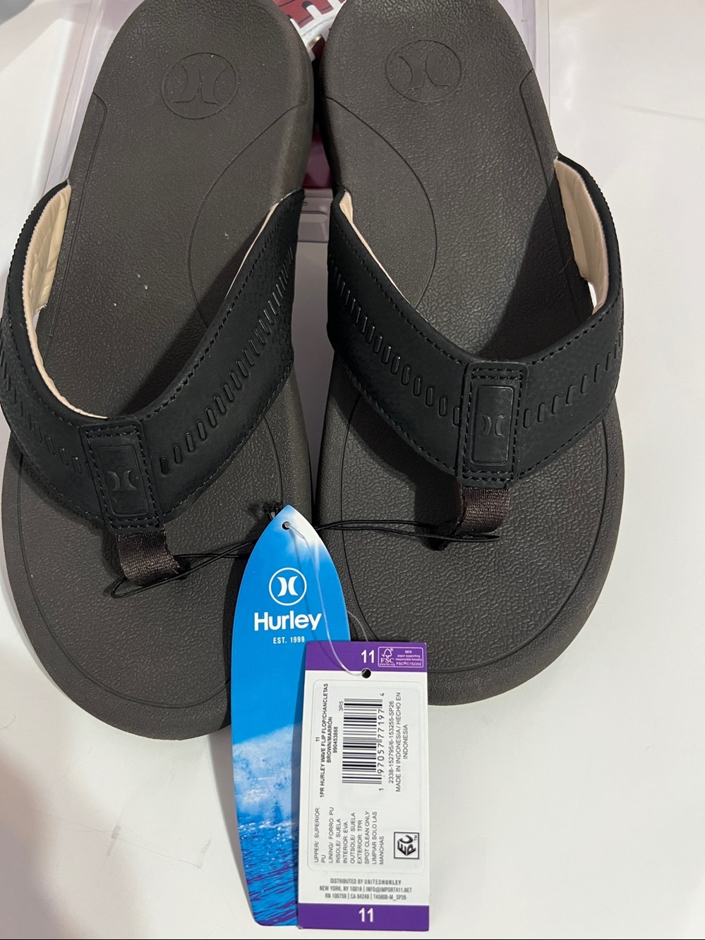 Hurley Men’s Black and Brown Contoured Flip Flop Sandals
Size 11 NWT
